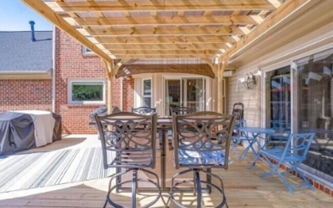 Building Photo - Gorgeous house for rent in Chesapeake.