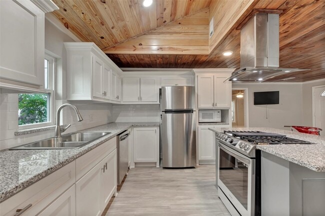 Building Photo - 618 Harvard St