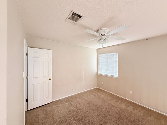 Building Photo - 3 BEDROOMS + AN OFFICE, 3 FULL BATHROOMS -  LIGHT AND BRIGHT INSIDE