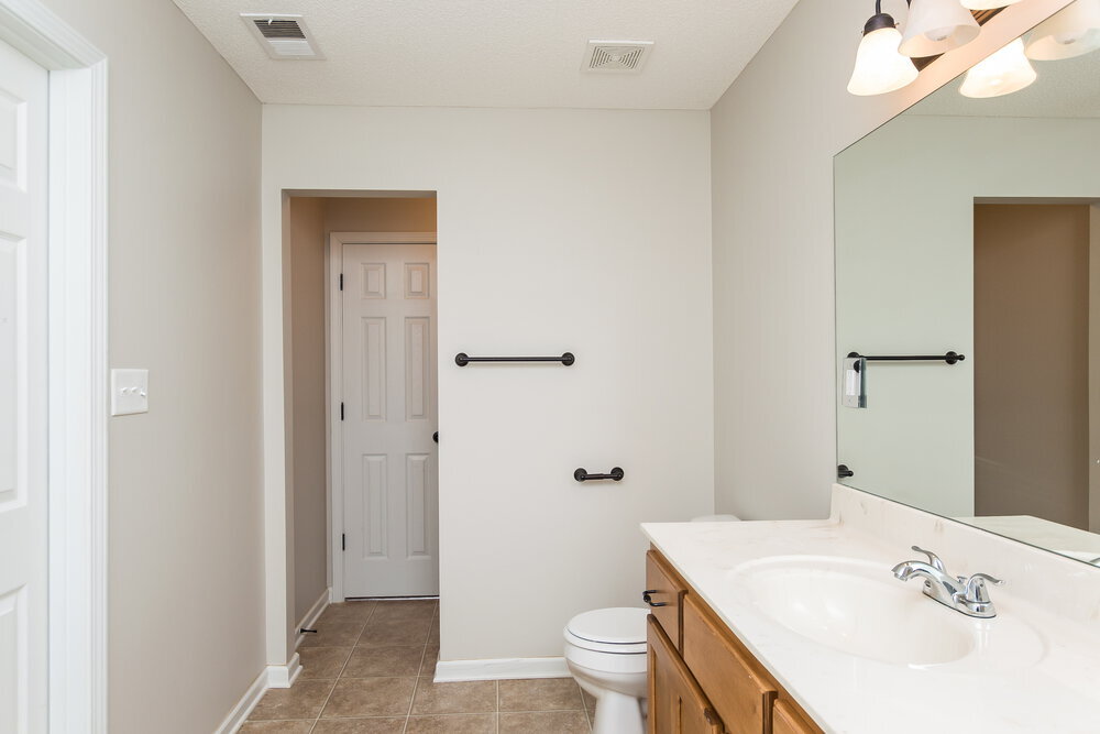 Building Photo - 9889 Southern Oak Way