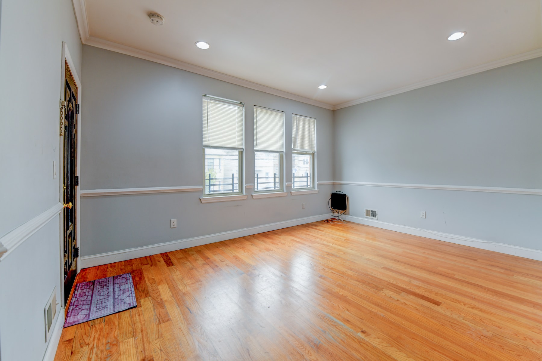Building Photo - 572 LIBERTY Ave