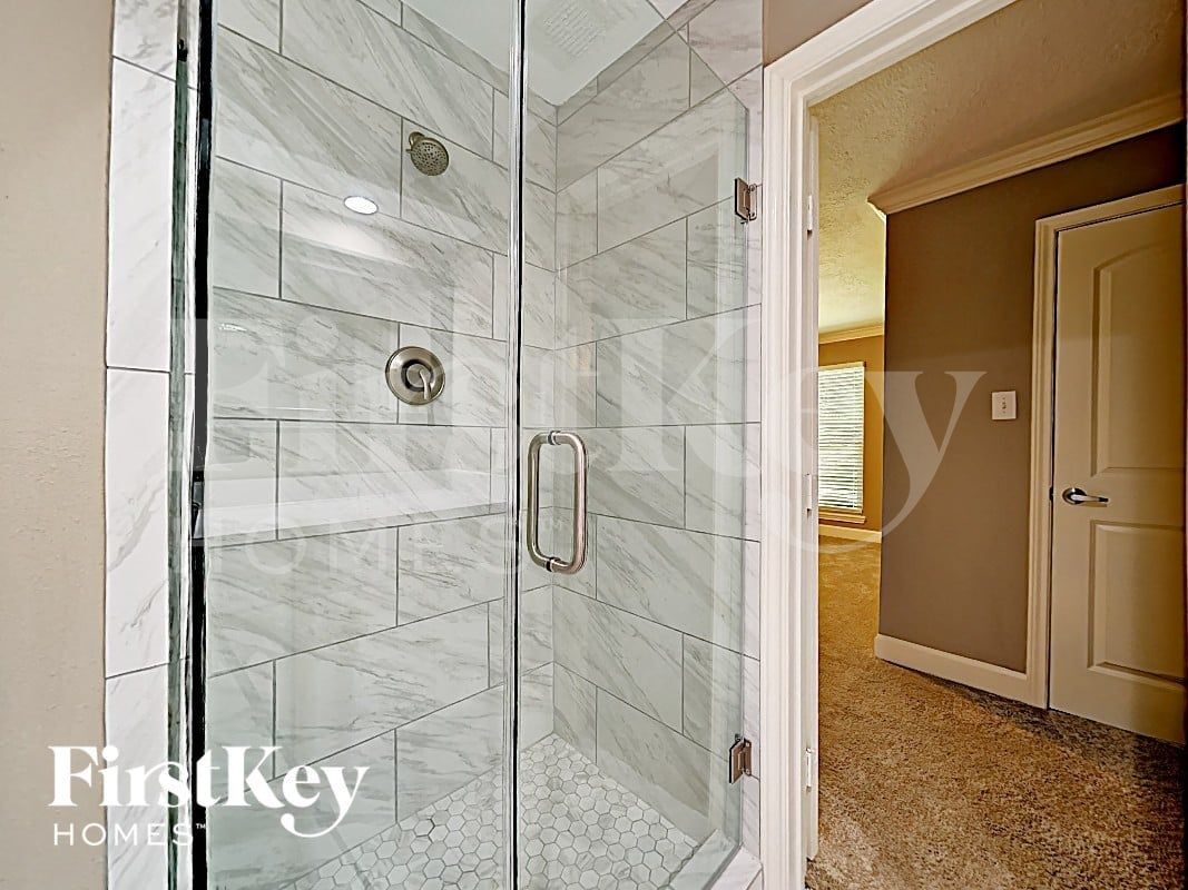 Building Photo - 672 Ravensworth Dr