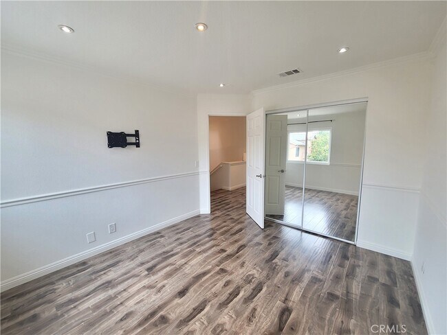 Building Photo - 11076 Sharp Ave