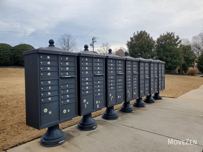 Building Photo - 203 Hartland Pl