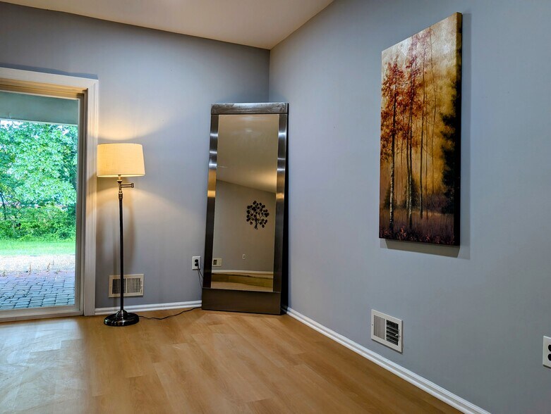 Building Photo - 23 Viburnum Ct