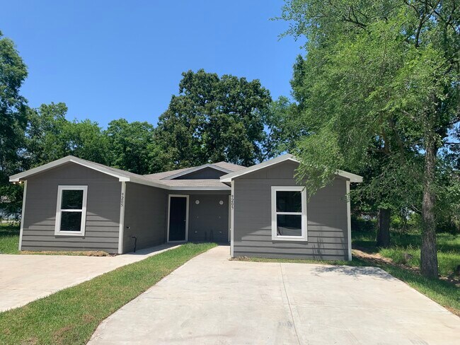 Primary Photo - 9205 Kentshire Dr