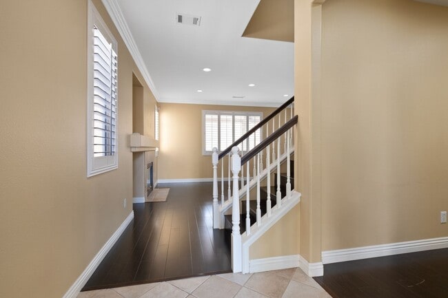 Building Photo - Charming 3-Bedroom | 2.5 BTH Home in Prime...