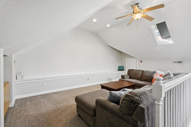 Building Photo - Oceana Area