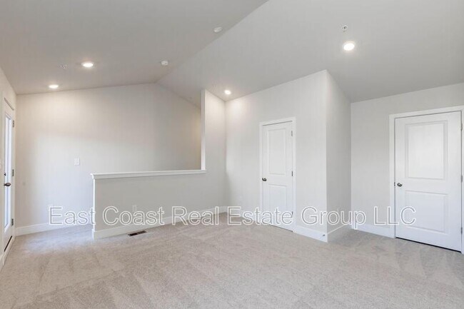 Building Photo - 2273 Marcy Dr