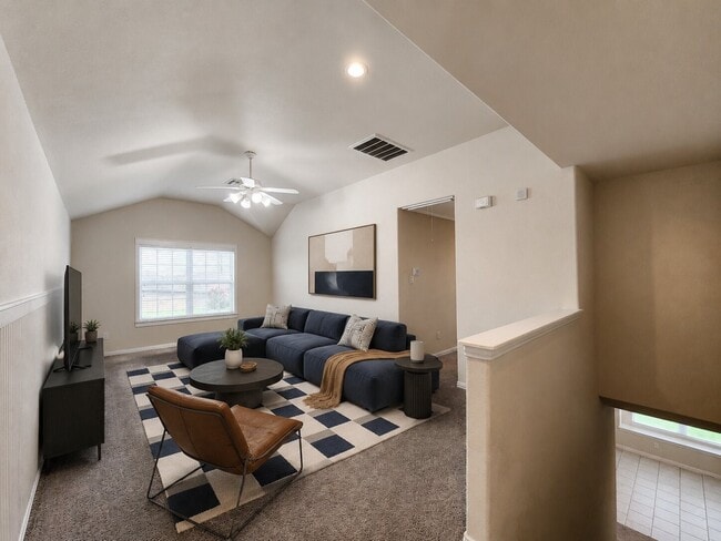 Building Photo - 2119 Del Mar Dr