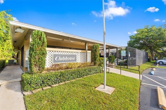 Building Photo - 588 Trace Cir