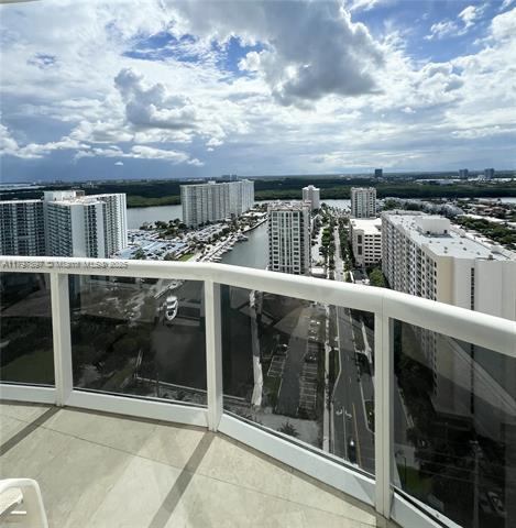 Building Photo - 15901 Collins Ave