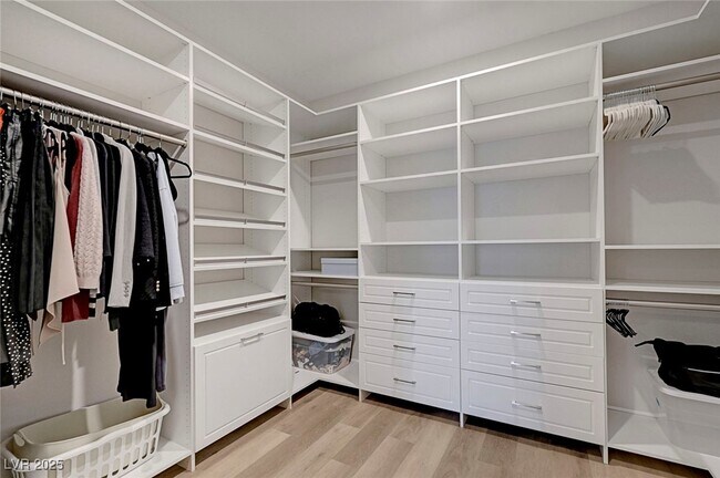 Building Photo - 5477 Vespertine Moon Ave