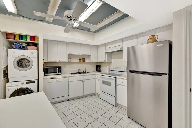 Building Photo - 1357 NE Ocean Blvd