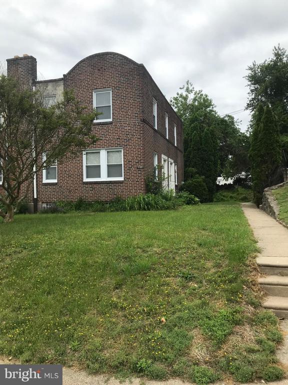 Building Photo - 636 Park Ln