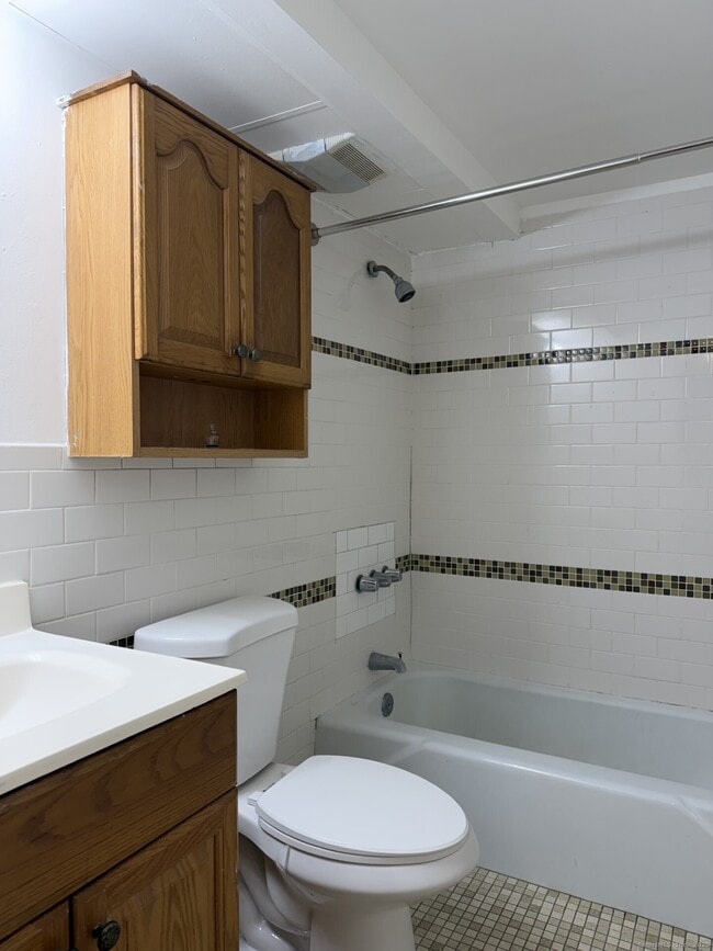 Building Photo - 126 Triangle St