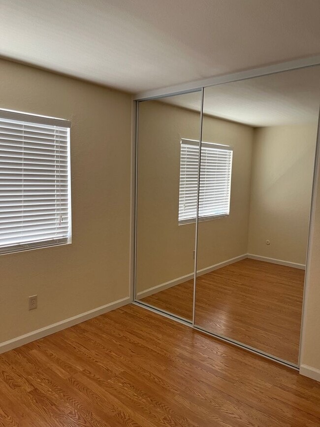 Building Photo - 3BD 2BA House located in Mira Mesa