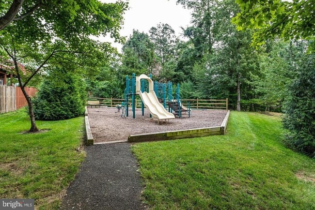 Building Photo - 6485 Sutcliffe Dr