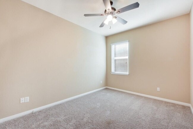 Building Photo - 163 Lone Tree Hollow