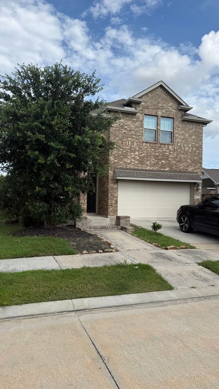 Building Photo - 16018 Muster Oak Dr