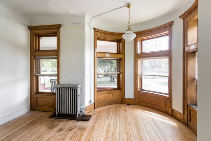 Building Photo - 223 E Ferry St