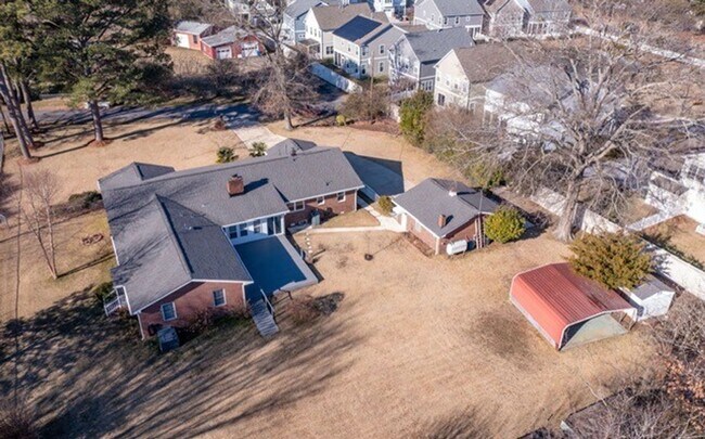 Building Photo - 1404 Shelton Rd