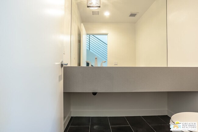 Building Photo - 392 Suave Ln