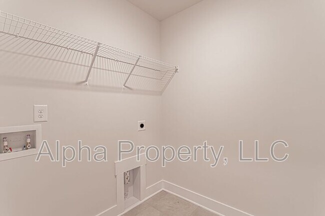 Building Photo - 206 Round Back Wy