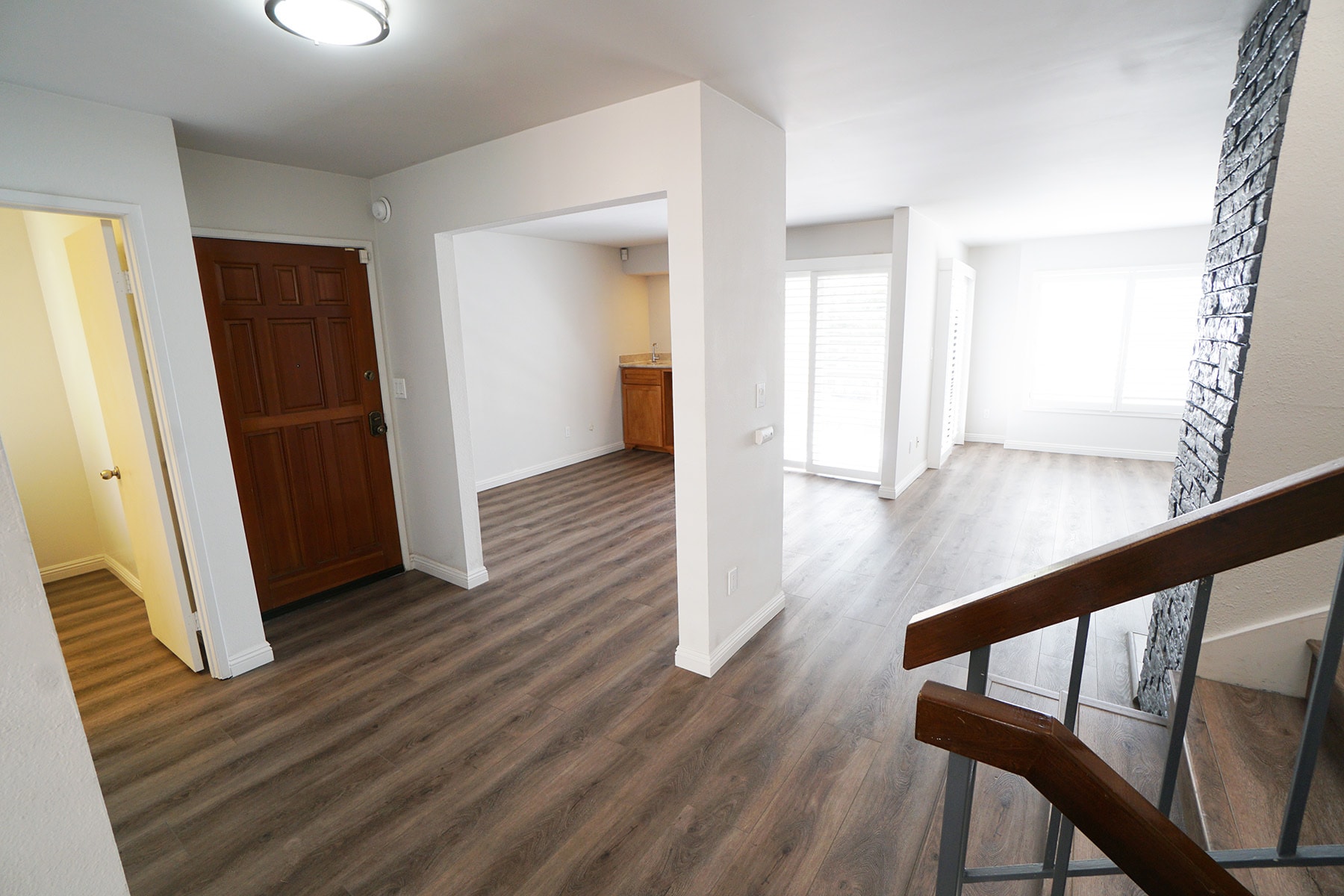 Living room/Den - 712 Vallejo Villas