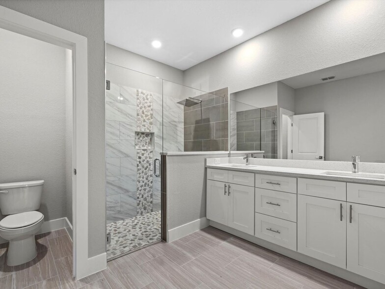 Building Photo - 2063 Snover Ave