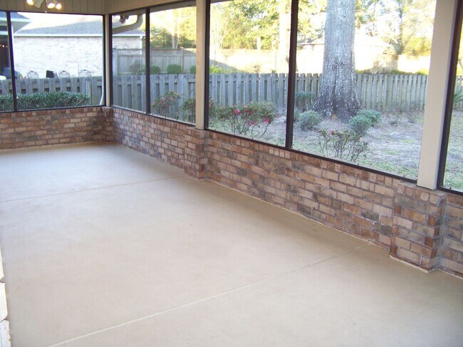 Building Photo - Beautiful 4-Bedroom Home - Heather Oaks