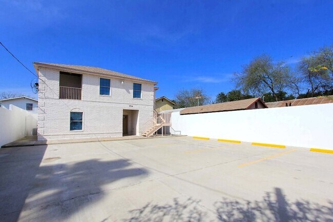 Building Photo - 2704 San Agustin Ave