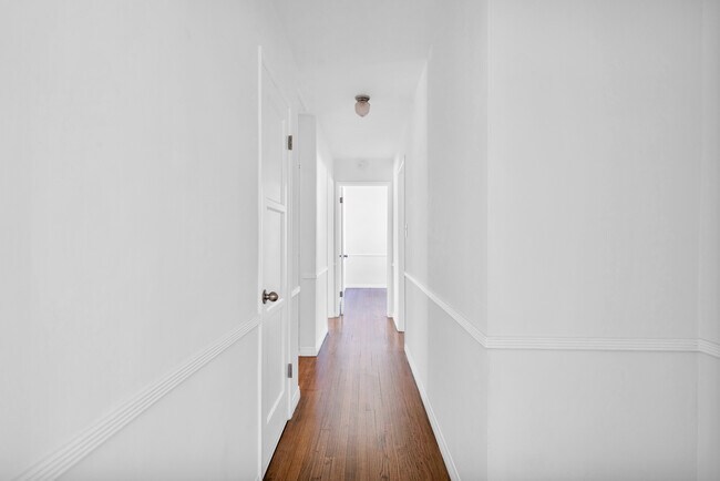 hallway - 2935 Westwood Blvd