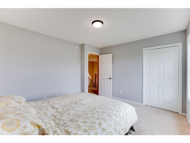 Building Photo - 730 Tilia Ln