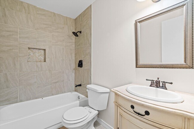 Building Photo - 165 Montclair Loop