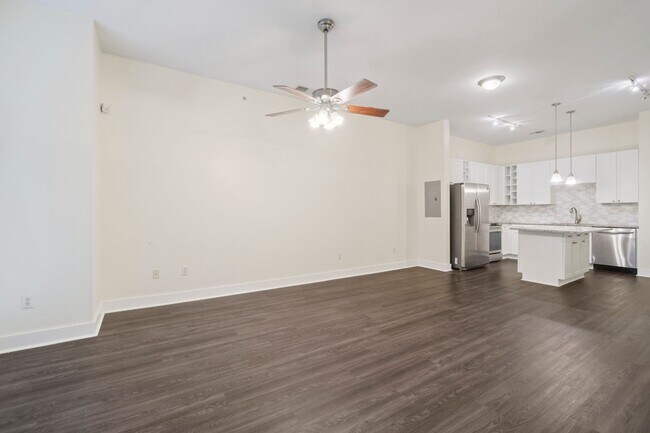 Building Photo - Modern 1BR/1BA in First Ward – Walk to Parks, Dining & Entertainment