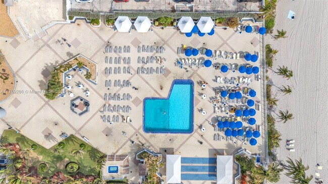 Building Photo - 2030 S Ocean Dr