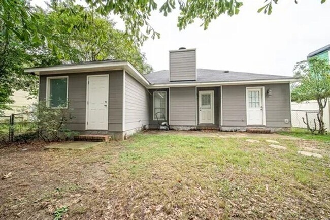 Building Photo - Charming 3BR House in Columbus