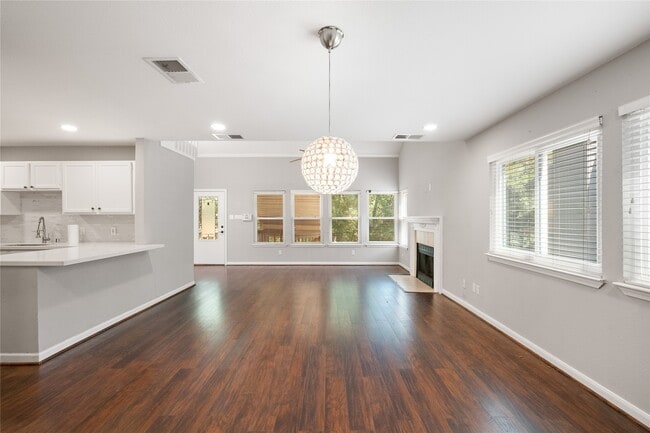 Building Photo - 54 Sawmill Grove Ln