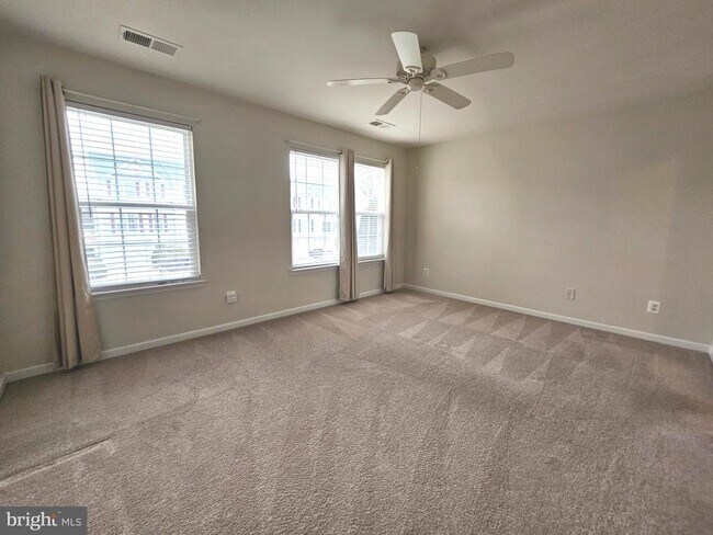 Building Photo - 1969 Peachtree Ct