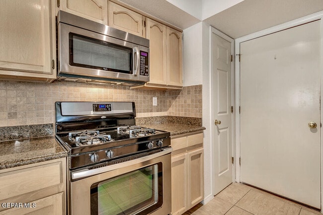 Building Photo - 10917 Loma Alta Pl