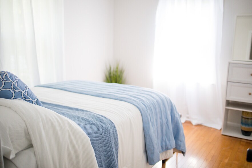 Building Photo - 5104 Abigail Dr