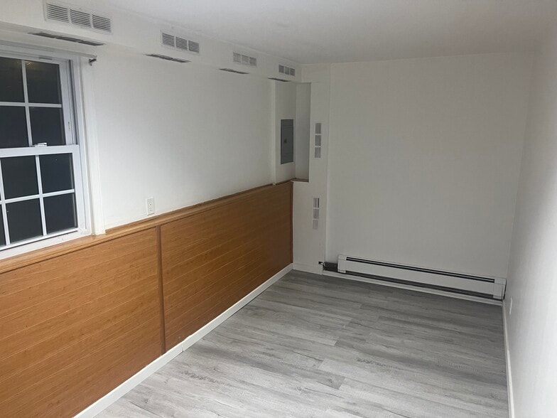 Room 1 - 13367 Hook Creek Blvd