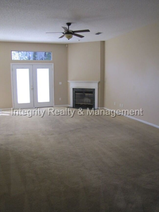 Building Photo - 3 bed - 2 bath in Middleburg, FL