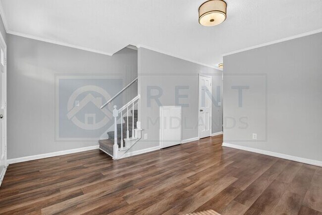 Building Photo - Easy Access to I-77 & Knox Abbott in Cayce!