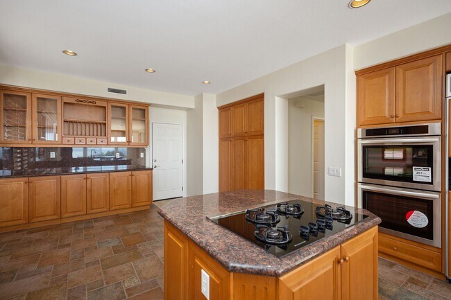 Building Photo - Exclusive Pelican Ridge Home.