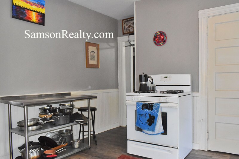 Building Photo - 219 Cole Ave