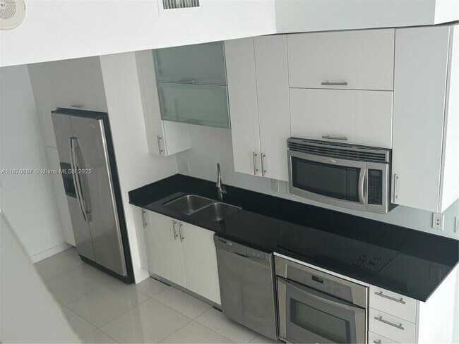 Building Photo - 60 SW 13th St