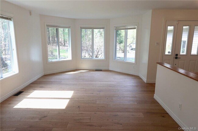 Building Photo - 63 Lawrence Hill Rd