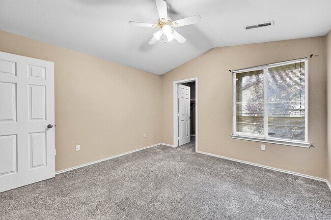 Building Photo - $1,600.00, 3-bed, 2-bath, located in Colorado Springs.